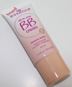 essenceallinonebbcream02natural1