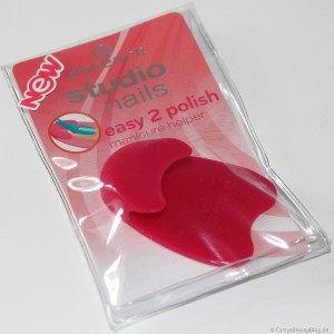 essencestudionailsmanicurehelper1