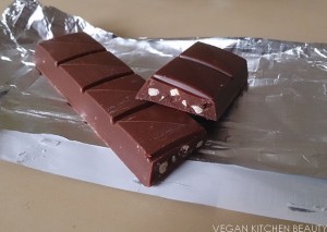 vivaniwhitenougatcrispmandelorangericechoc4