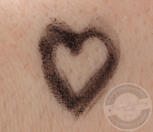 essencegeleyelinerpencilwaterproof01blackhazel3