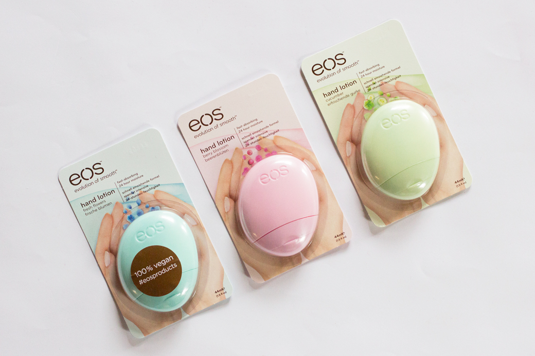 eos-handcreme-1 eos Handcreme Erfrischende Gurke, Beerenblüte & Frische Blumen