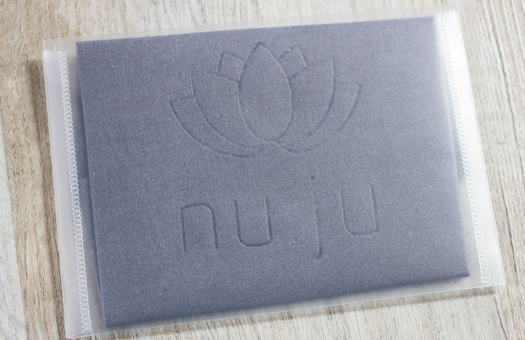 nuju-gesichtsreinigung-tuch-1 nuju Gesichtsreinigungstuch - Damit geht's ab! nuju-gesichtsreinigung-tuch-2 nuju Gesichtsreinigungstuch - Damit geht's ab! nuju-gesichtsreinigung-tuch-3 nuju Gesichtsreinigungstuch - Damit geht's ab! nuju-gesichtsreinigung-tuch-4 nuju Gesichtsreinigungstuch - Damit geht's ab! nuju-gesichtsreinigung-tuch-5 nuju Gesichtsreinigungstuch - Damit geht's ab!