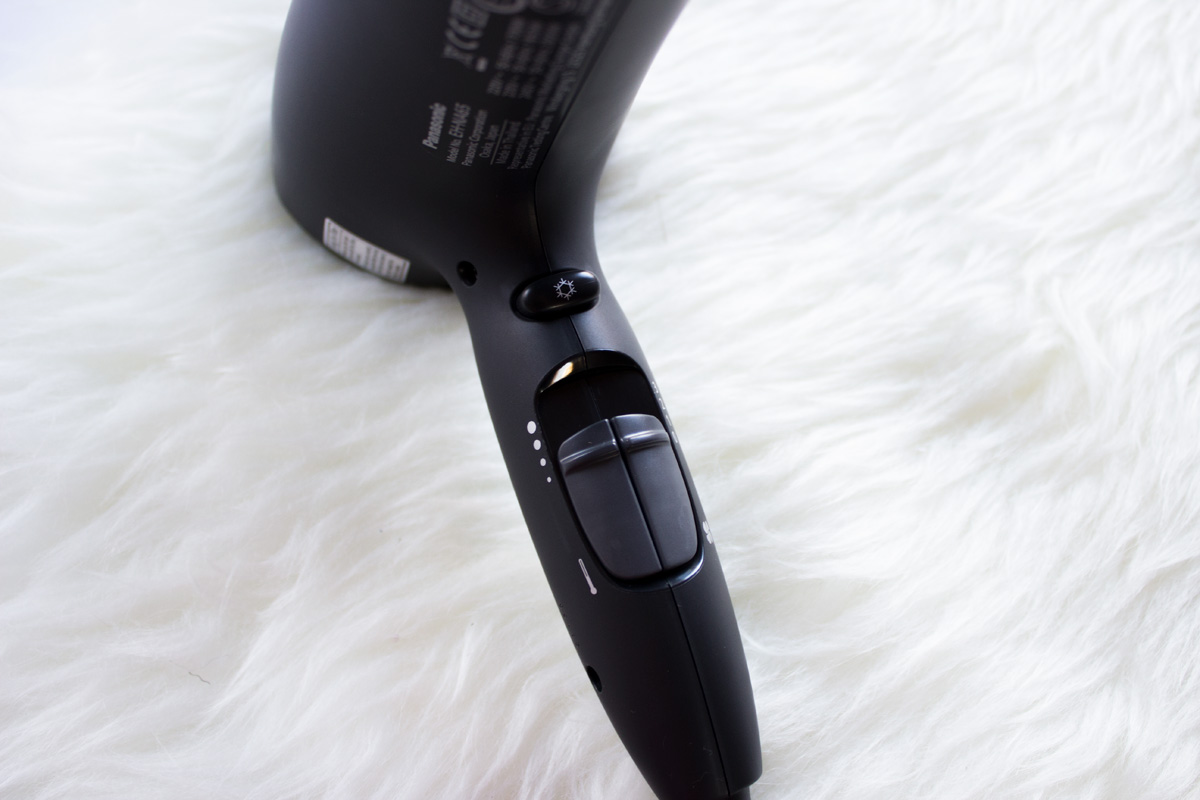 Ein Föhn mit der Extra-Portion Pflege - der Panasonic EH-NA65 Haartrockner Panasonic EH-NA65 Haartrockner