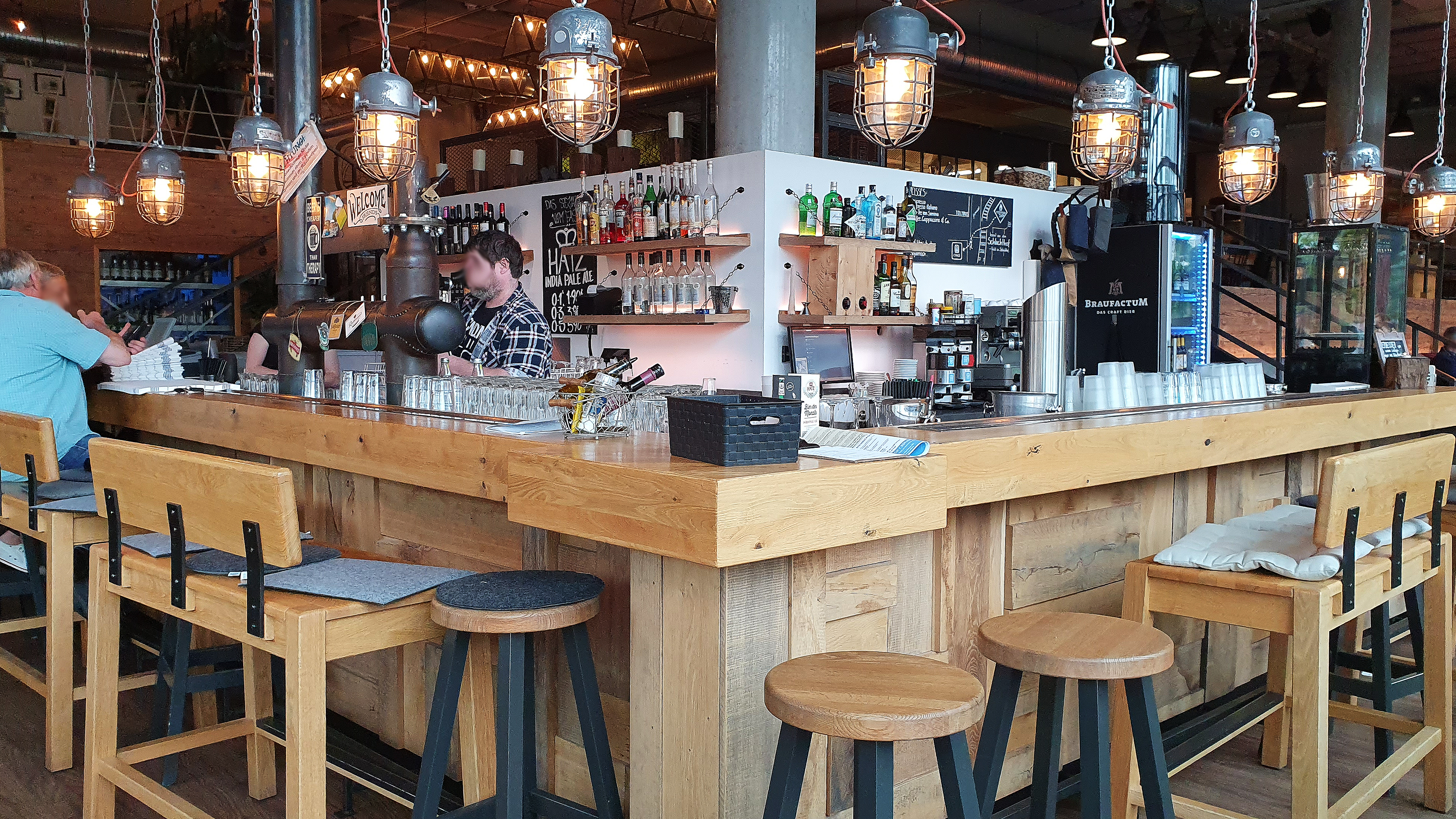 Carls Wirtshaus in Karlsruhe | Craft-Bier & echtes Küchenhandwerk Carls Wirtshaus in Karlsruhe | Craft-Bier & echtes Küchenhandwerk